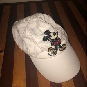 NEW Walt Disney Mickey Mouse Sequin Hat — OS ADULT